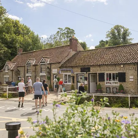 בית נופש The Old Potting Shed *